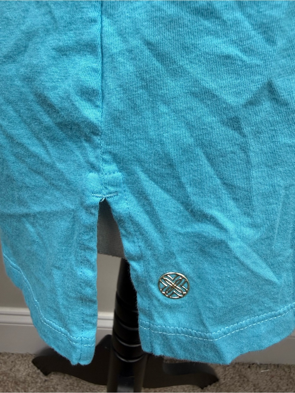 Lilly Pulitzer Short Sleeve V-Neck Tee in Turquoise size medium - Picture 3 of 9